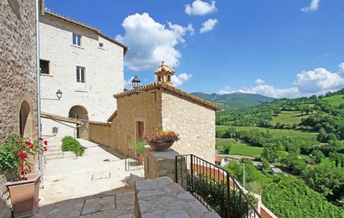 old-houses-for-sale-in-abruzzo-italy-at-1-euro