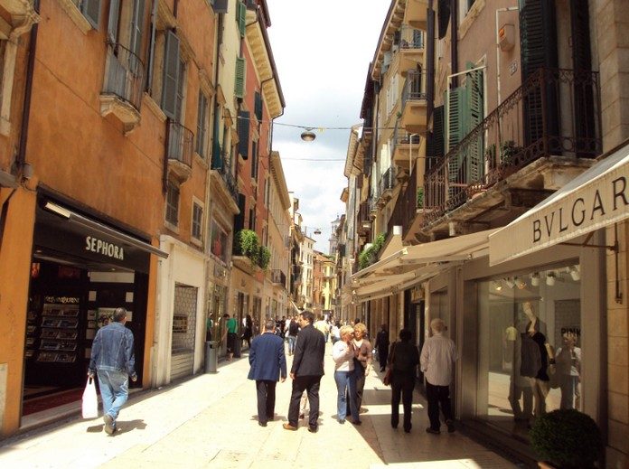 10-famous-shopping-streets-in-italy