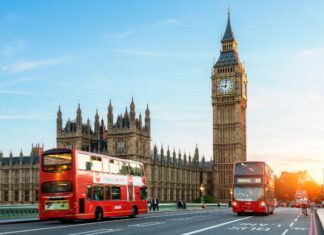 Big Ben and London city center in 2025 with updated tourist safety guide