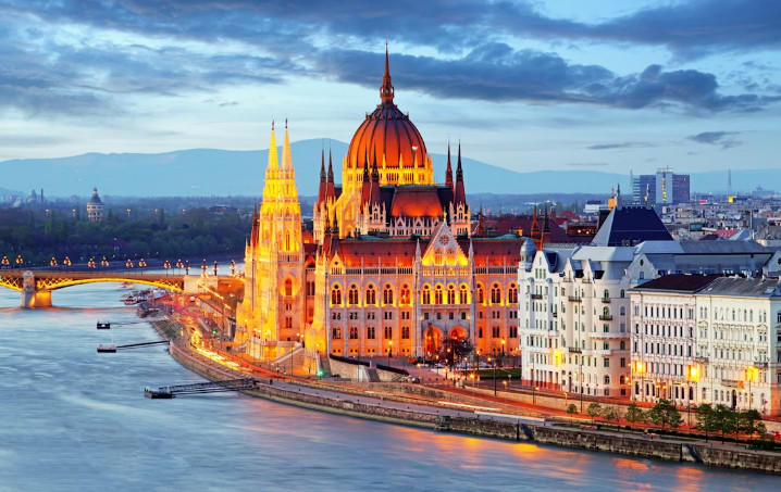 Budapest Hungary skyline and safest tourist districts in 2025 for travelers