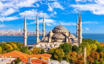 Istanbul Blue Mosque area in 2025 with updated tourist safety information