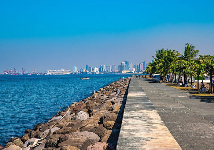 Manila skyline and Manila Bay updated tourist safety guide 2025