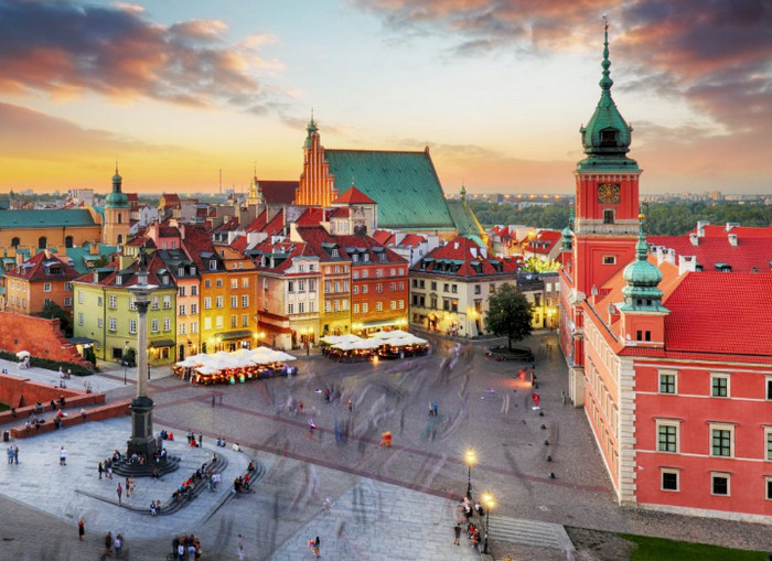 Warsaw Poland skyline with safe tourist districts and 2025 travel safety guide