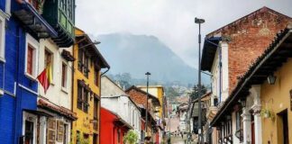 Map-style overview showing safe and unsafe districts in Bogota for travelers in 2025
