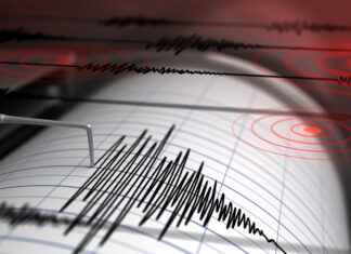 Powerful 7.7 magnitude Εarthquake hits Panama
